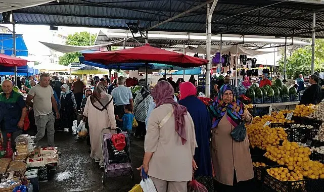 Yaz meyve ve sebzeleri tezgahları süsledi