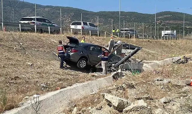 Aydın-Denizli otoyolunda ilginç kaza: Otobanda araç yoldan çıktı, kulübesinde bekleyen bekçi kazada hayatını kaybetti