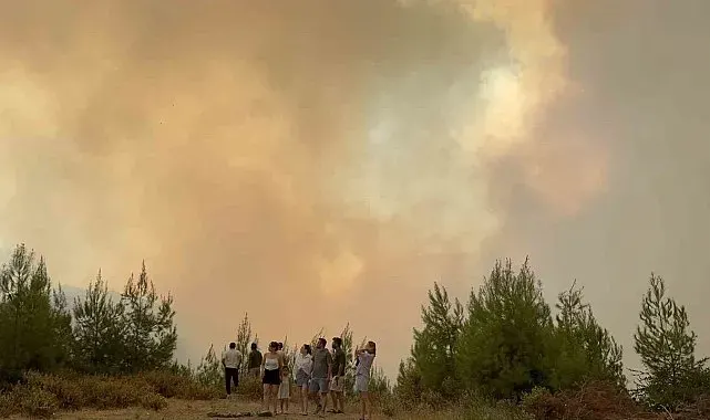 Seydikemer yangınında bazı evler tahliye edildi