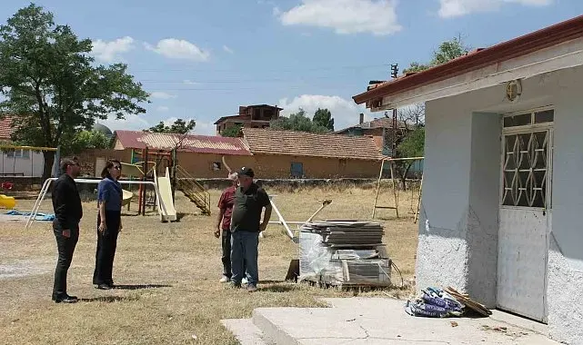 Altıntaş'ta köy okulları yeni eğitim yılına hazırlanıyor