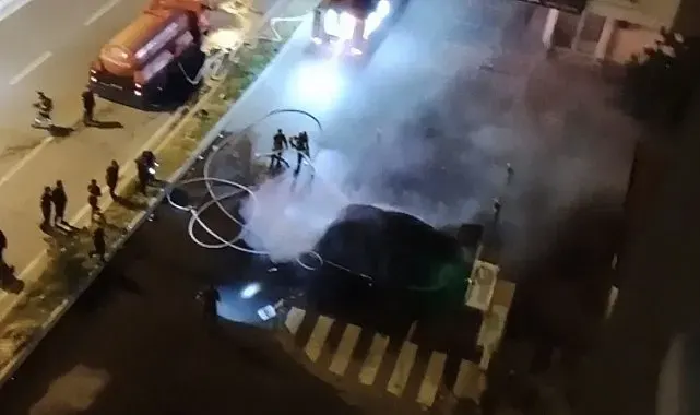 Kayseri'de alev alan elektrikli araç bomba gibi patladı... O anlar kamerada