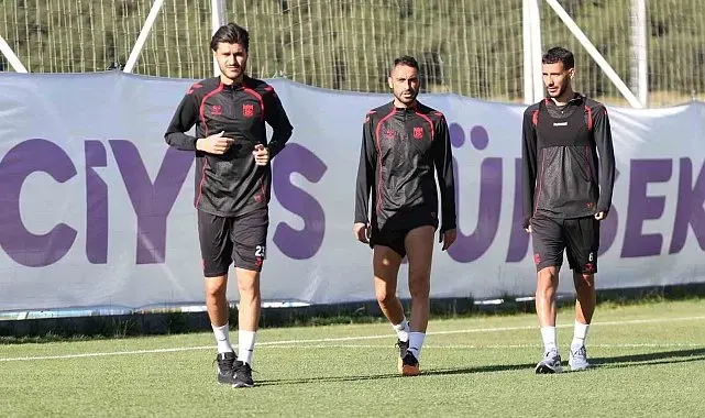 Sivasspor günü tek idmanla tamamladı