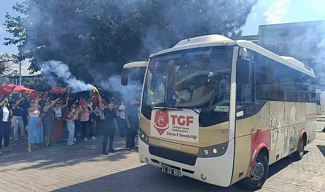 Edirne'de Türkiye Şampiyonu minik sporculara coşkulu karşılama