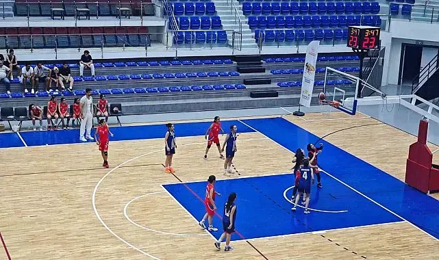 9 ilin yıldızları Malatya'da parkeye çıktı