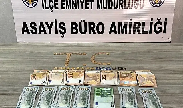 Kendisini komiser olarak tanıtıp altın ve dövizleri almaya geldi, suçüstü yakalandı