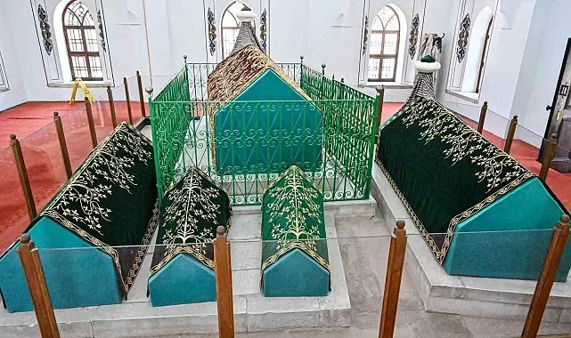 Bursa'da hanedan türbelerindeki puşideler yenileniyor