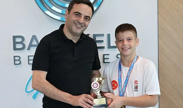 Şampiyonluk sevincini Başkan Özlü ile paylaştı