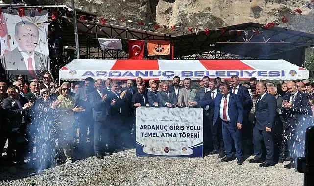 Ardanuç ilçesine 200 milyon liralık giriş yolu projesi