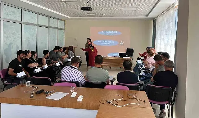 Hastane personeline "Kişiler arası iletişim" eğitimi verildi