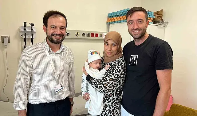 Anne karnındaki bebeğin ciğerine operasyon