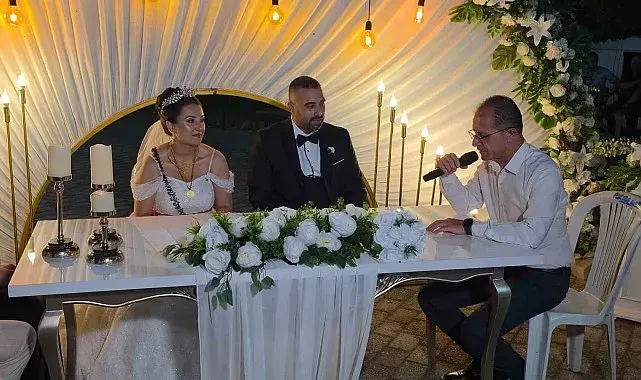 Başkan Doğanca, genç çiftin nikahını kıydı