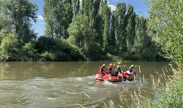 Kars'ta ilk kez rafting heyecanı! Temel eğitim kampı başladı
