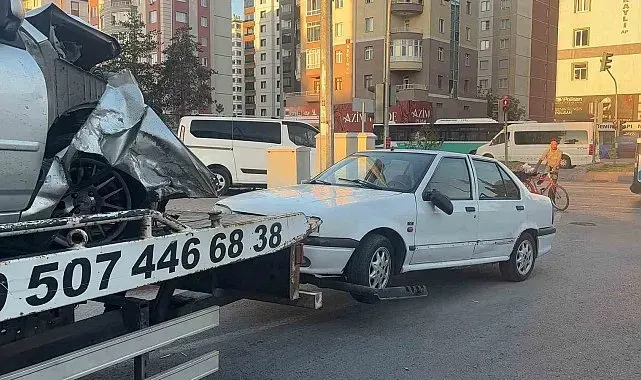 Kayseri'de alkollü aday sürücü ekiplere zor anlar yaşattı, otomobilin çekileceğini anlayınca direndi