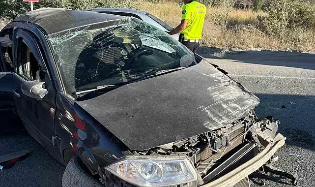 Erzincan'da trafik kazası: 3 yaralı