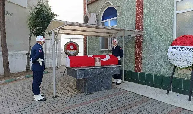 Emekli Binbaşı Özcan Yıldız'a askeri törenle veda
