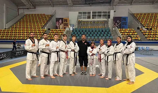 Tekvando terfi sınavında YayTanSay'dan 10 sporcu başarılı oldu