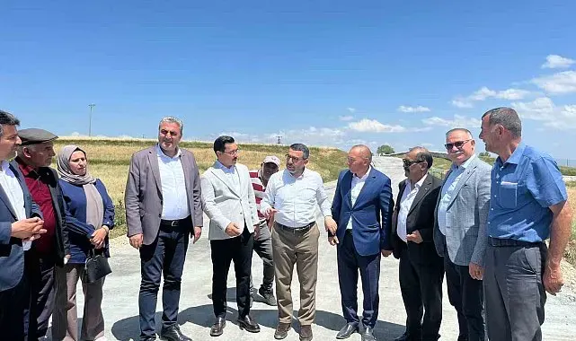 Akyaka'da köy yollarının sorunu çözülüyor