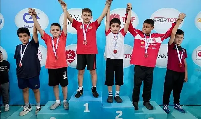 Aliağalı güreşçilerden iki Türkiye derecesi birden