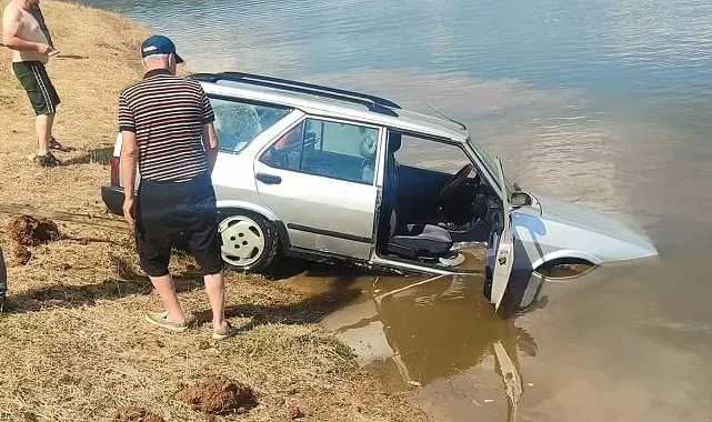 Baraja uçan otomobili 5 metre derinliğe dalıp çıkardı