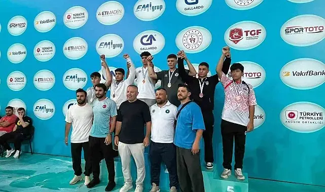 Minikler Güreş Türkiye Şampiyonası'na büyükşehir damgası!