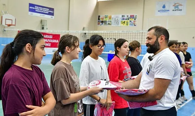 Esenyurt Belediyesi Yaz Spor Okullarında çocuklar yeteneklerini keşfediyor