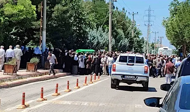 Batman'da silahlı saldırıda hayatını kaybeden 3 kişi toprağa verildi