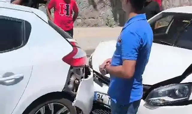 Bitlis'te maddi hasarlı trafik kazası