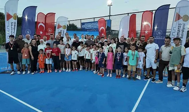 15 Temmuz Spor Vadisi'nde ödüllü tenis turnuvasında şampiyonlar belli oldu