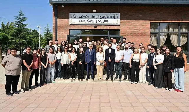 Vali Yılmaz sahadaki basın mensuplarıyla kahvaltıda bir araya geldi