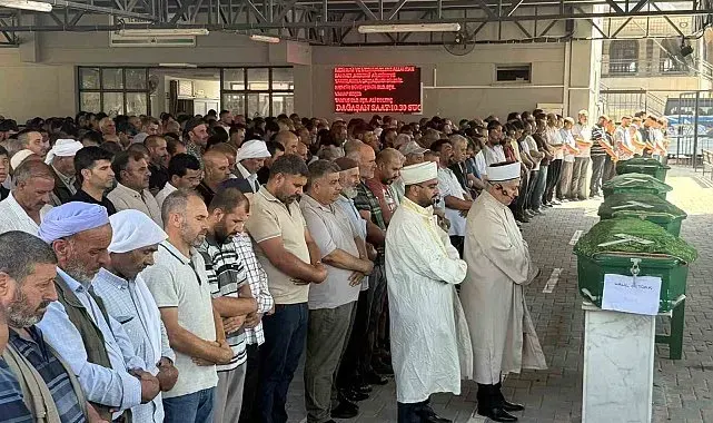 Mersin'deki 4 kişi feryatlar arasında son yolculuğuna uğurlandı