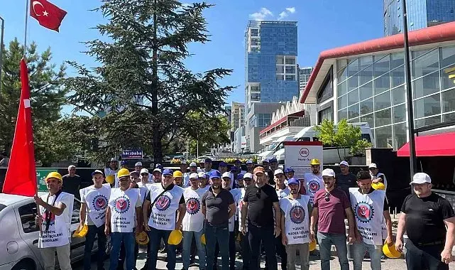 Doruk Madencilik işçileri şirket önünde eylem başlattı