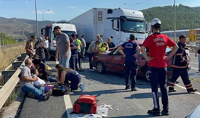 D-650'de iki otomobil çarpıştı: 1'i bebek 7 yaralı