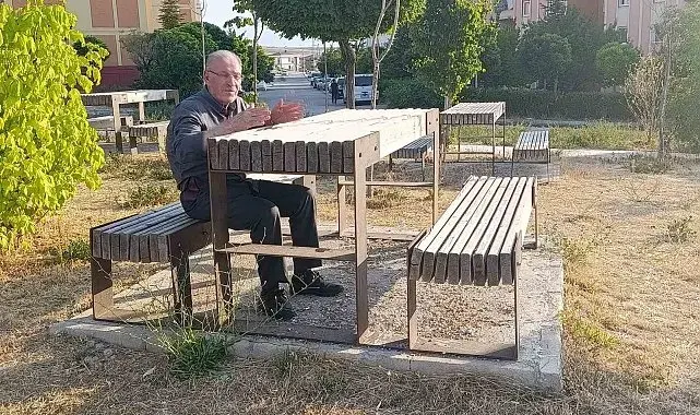 Edremit'te vatandaşın park tepkisi: "Masalar yüksek, çocuk oyun alanı yok"