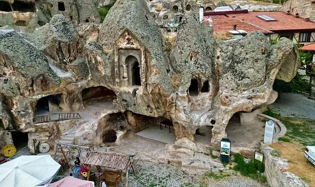 3 bin yıllık Frig Vadisi yaz sezonunda ziyaretçi akınına uğruyor