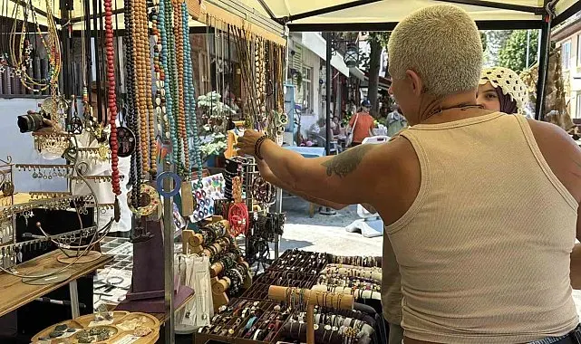 Emekli oldu hobisini dükkana yansıttı