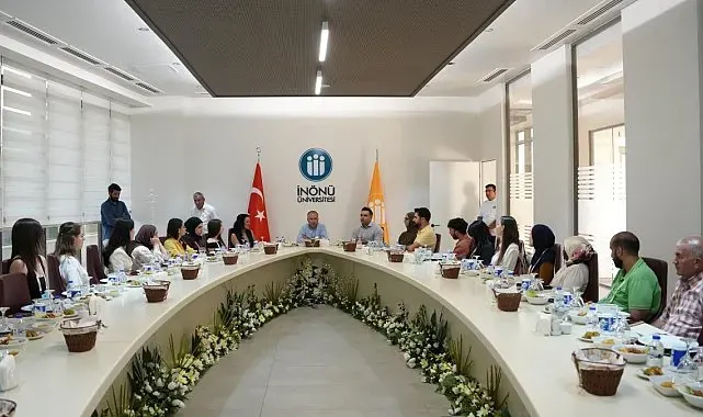 Türkçe Yaz Okulu düzenlenen kapanış yemeğiyle sona erdi
