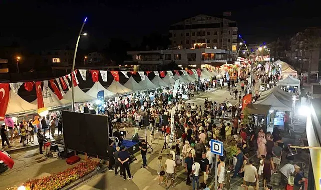 Arsuz'da sokak şenlikleri yoğun ilgi gördü