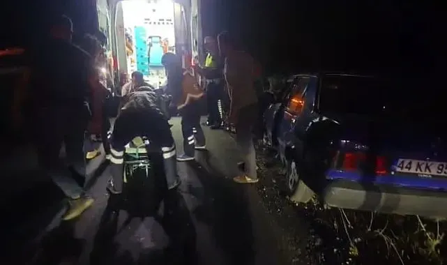 Malatya'da lastiği patlayan otomobil refüje çarptı: 1 yaralı