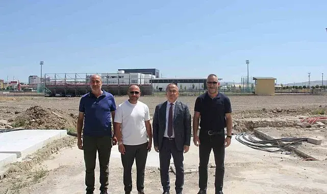 Sivas'a modern futbol sahası