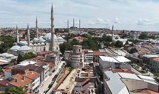 Sanat tarihçisi Prof. Dr. Beksaç: "Makedonya Kulesi hak ettiği bilgiye layık olması gereken bir yapı"