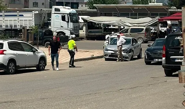 Kurtalan'da maddi hasarlı trafik kazası