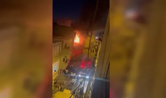 Küçükçekmece'de metruk binada yangın paniği