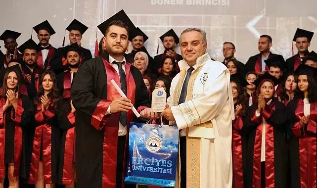 ERÜ Veteriner Fakültesi yeni mezunlarını verdi