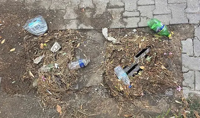 Bandırma'da sağanak sonrası cadde ve sokaklarda su birikintileri oluştu