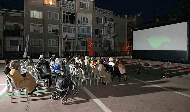 Osmangazi'de yaz akşamları açık hava sinemasıyla şenleniyor