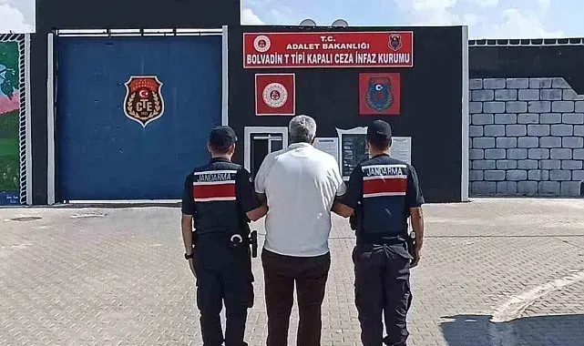Uyuşturucu ticareti suçundan aranan şahsı jandarma yakaladı
