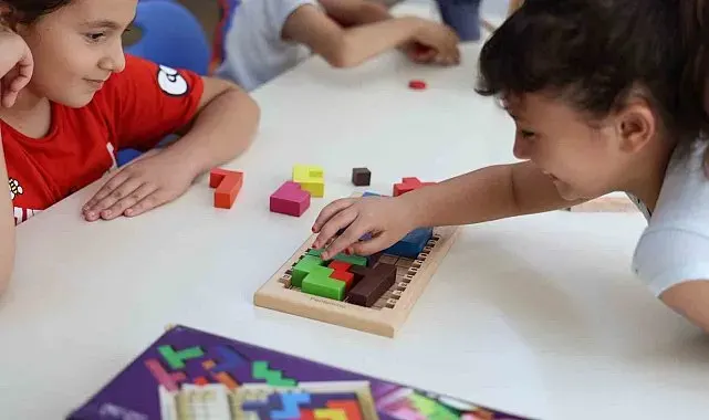 Minikler akıl oyunlarıyla hem eğleniyor hem öğreniyorlar