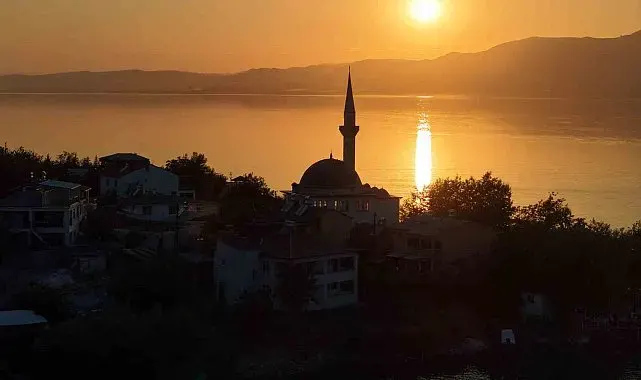 İzmir ve Çanakkale'ye rakip oldu: Elazığ'da kartpostallık gün batımı