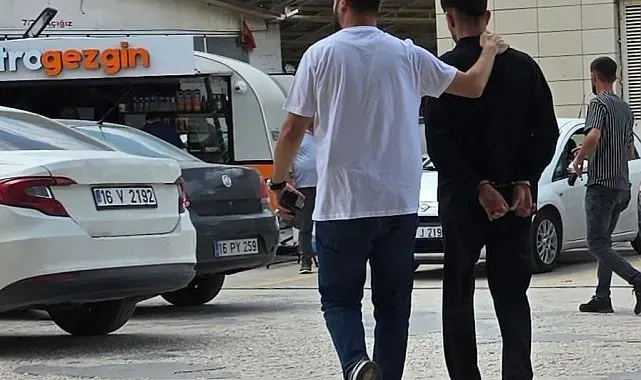 50 kilometre kaçan araçtan 20 bin adet uyuşturucu hap çıktı