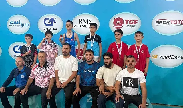 Eskişehirli minik güreşçi Ahmet Efe Aykol Türkiye 5'incisi oldu